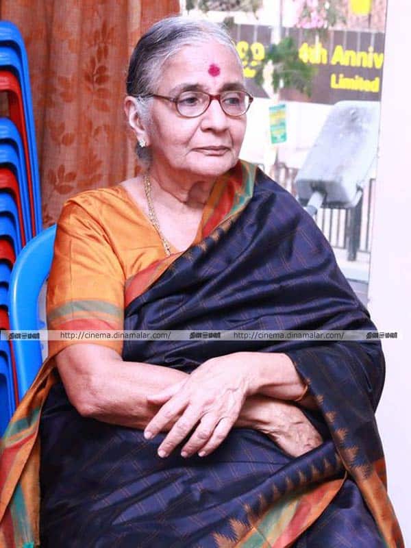 சாருஹாசன் எழுதிய புத்தகம் வெளியீடு