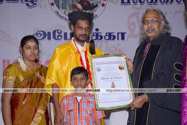 கவிஞர் நா.முத்துக்குமாருக்கு டாக்டர் பட்டம்