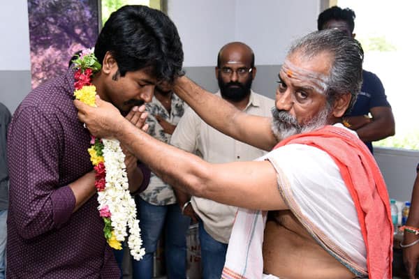 வேலைக்காரன் டப்பிங்  பூஜை