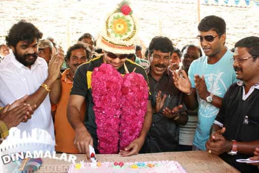 ஆர்யா பிறந்த நாள் கொண்டாட்டம்
