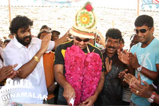 ஆர்யா பிறந்த நாள் கொண்டாட்டம்