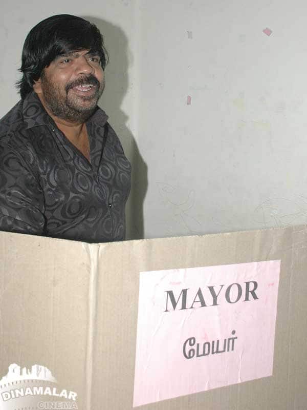 உள்ளாட்சி தேர்தலில் நட்சத்திரங்களின் ஓட்டுபதிவு