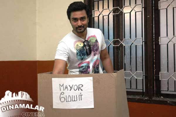 உள்ளாட்சி தேர்தலில் நட்சத்திரங்களின் ஓட்டுபதிவு