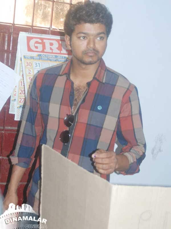 உள்ளாட்சி தேர்தலில் நட்சத்திரங்களின் ஓட்டுபதிவு