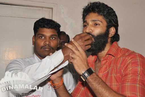 ஆதி பிறந்தநாள் கொண்டாட்டம்