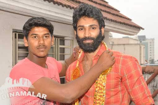 ஆதி பிறந்தநாள் கொண்டாட்டம்