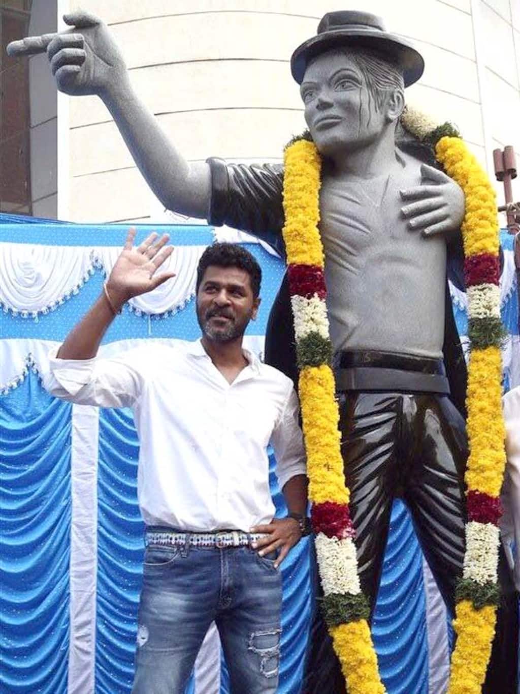 மைக்கேல் ஜாக்சன் சிலை திறப்பு விழா