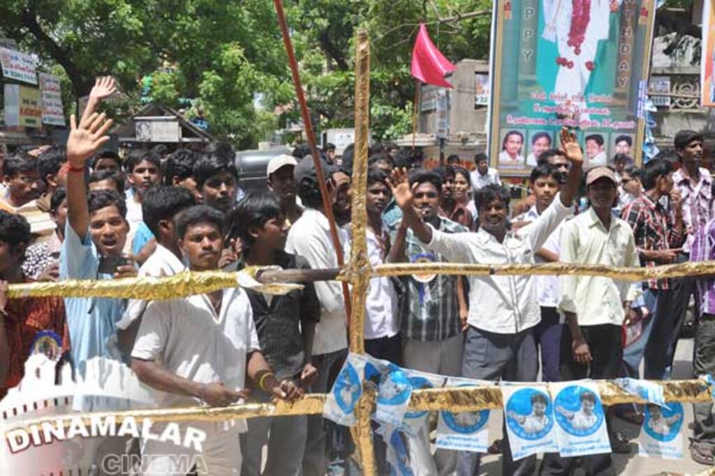 விஜய்யின் 37வது பிறந்தநாள் கொண்டாட்டம்