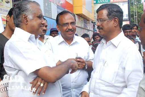கந்தசாமி பஸ் தொடக்க விழா