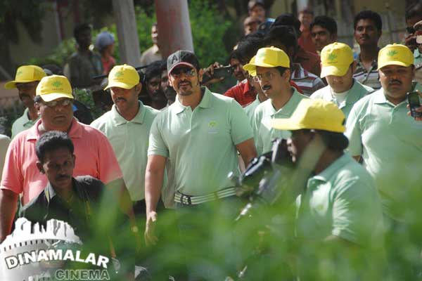 சிறுதுளியில் விக்ரம்