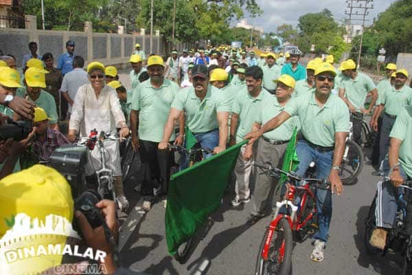 சிறுதுளியில் விக்ரம்