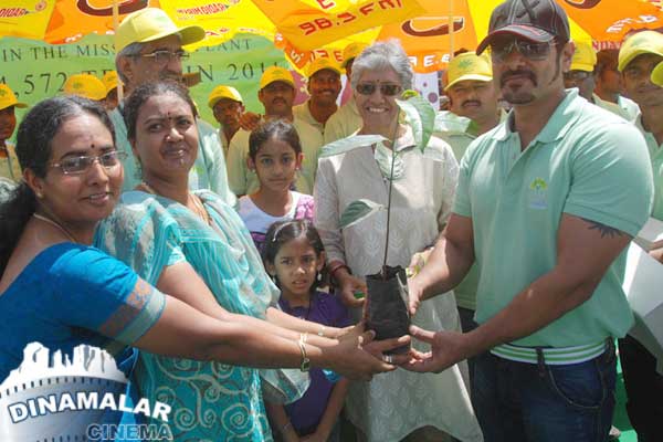 சிறுதுளியில் விக்ரம்
