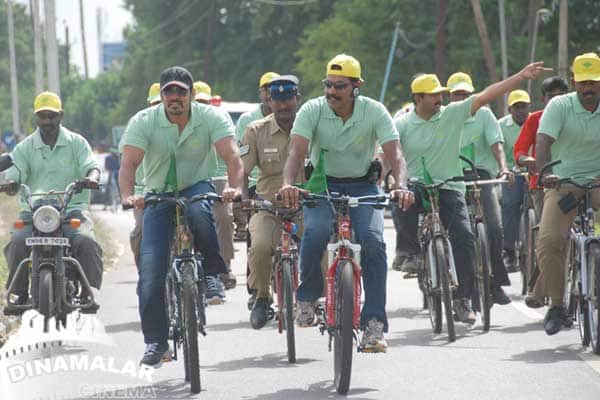 சிறுதுளியில் விக்ரம்