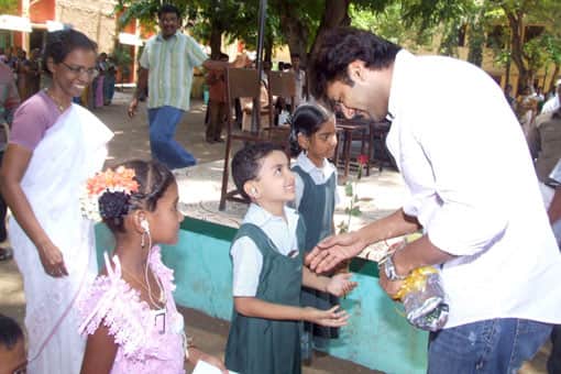 ஜெயம் ரவி பிறந்த நாள் கொண்டாட்டம்