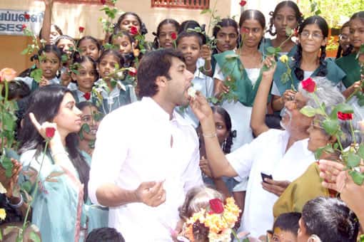 ஜெயம் ரவி பிறந்த நாள் கொண்டாட்டம்