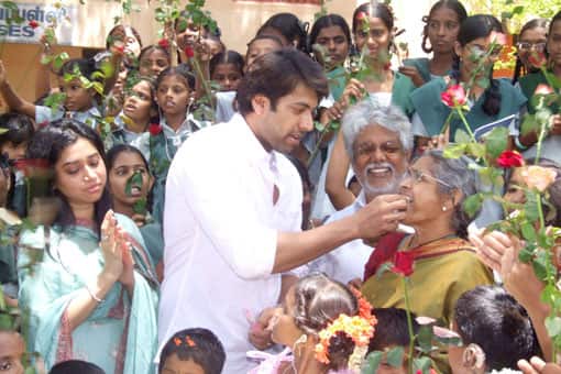 ஜெயம் ரவி பிறந்த நாள் கொண்டாட்டம்