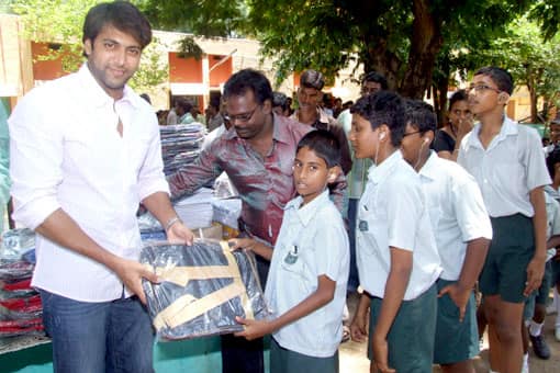 ஜெயம் ரவி பிறந்த நாள் கொண்டாட்டம்