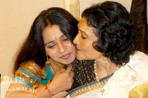வி.ஐ.பி.,க்களின் தீபாவளி பார்ட்டி
