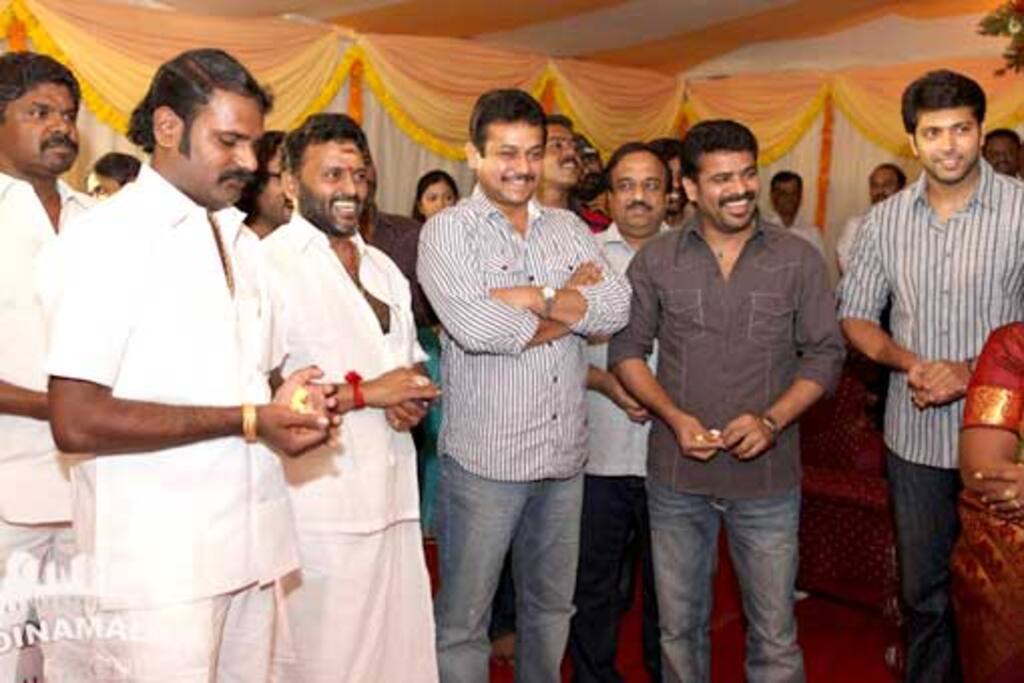 ஆதிபகவன் பட பூஜை
