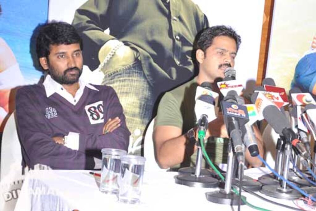 அகம் புறம் பிரஸ்மீட்