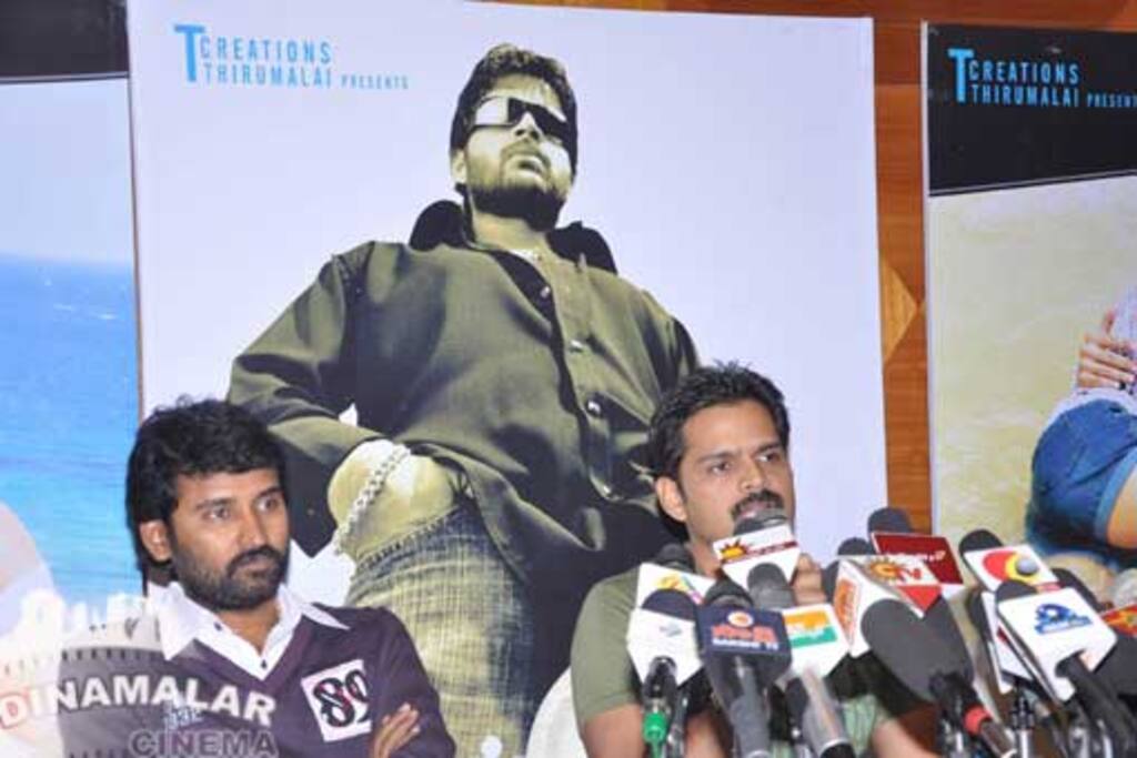 அகம் புறம் பிரஸ்மீட்