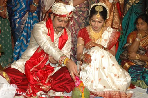 நடிகை மதுமிதா கல்யாண ஆல்பம்