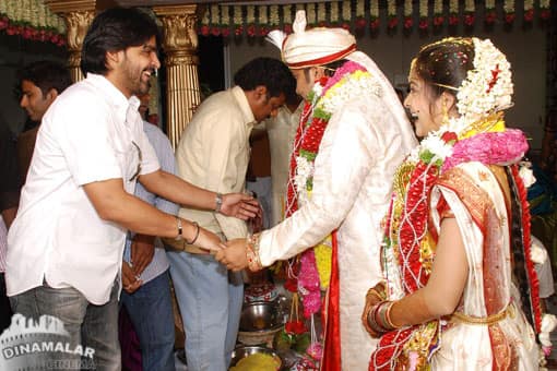 நடிகை மதுமிதா கல்யாண ஆல்பம்