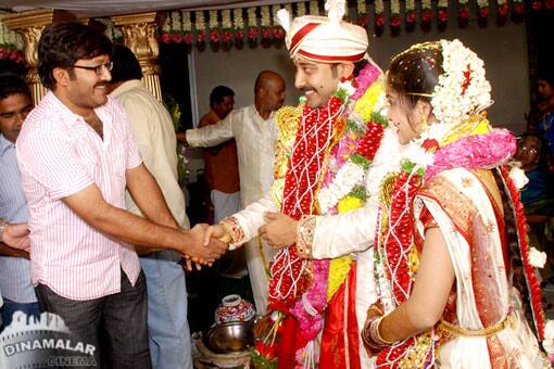 நடிகை மதுமிதா கல்யாண ஆல்பம்