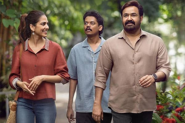 ஹிருதயபூர்வம் (மலையாளம்),Hridayapoorvam