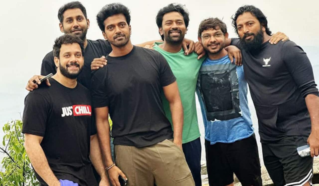 ஏற்காட்டுக்கு ஜாலி டூர் கிளம்பிய நடிகர்கள்