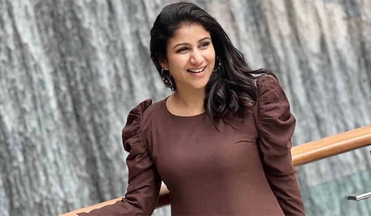 பண கஷ்டத்தால் படிப்பை பாதியில் நிறுத்திய ஆல்யா மானசா