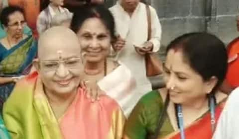 திருப்பதியில் முடி காணிக்கை செலுத்திய பாடகி பி.சுசீலா