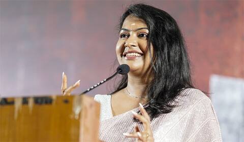 சோலோ நாயகி ஆனார் ரக்ஷிதா மஹாலட்சுமி
