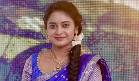 அட்ரஸ் கேட்கும் ரசிகர்கள்!: லவ் டார்ச்சரில் சூப்பர் சிங்கர் ஜீவிதா