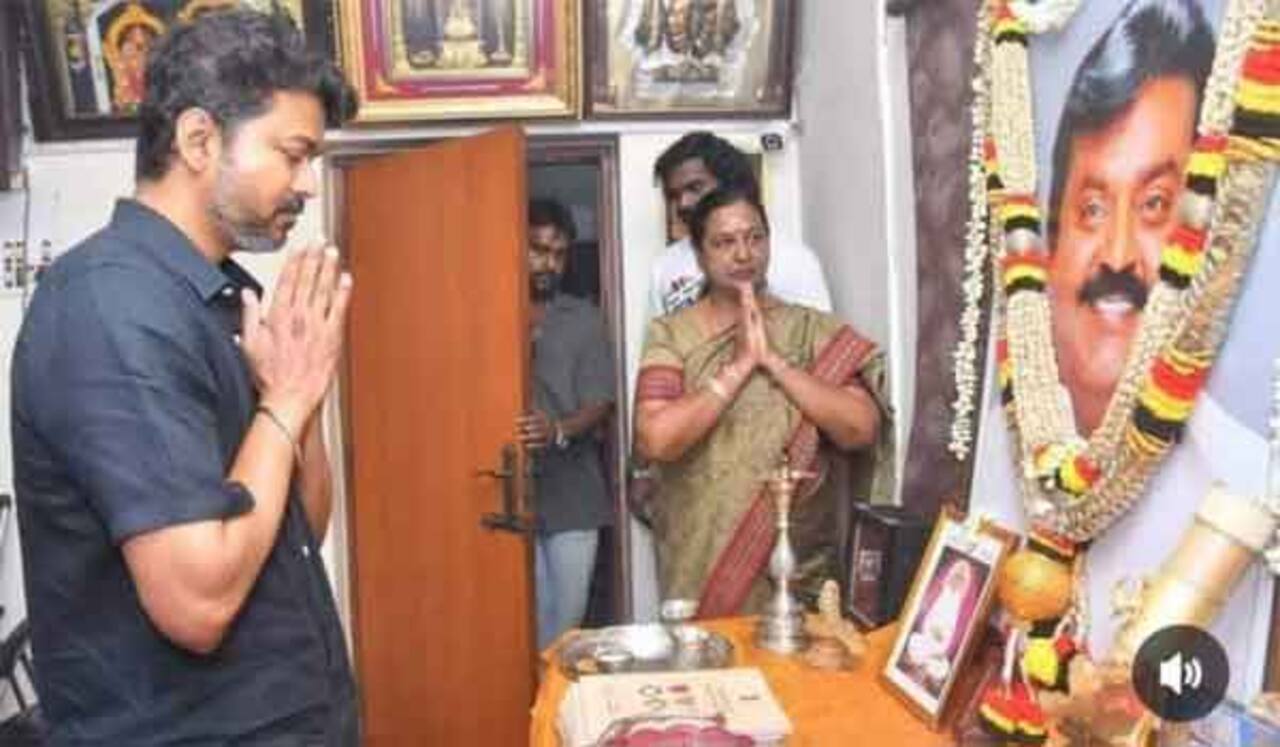 விஜயகாந்த் வீட்டில் நடிகர் விஜய்: பிரேமலதாவை சந்தித்தார்