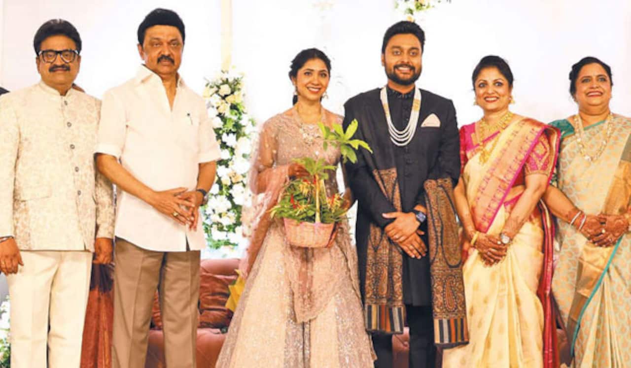 சின்னி ஜெயந்த் மகன் திருமணம் : முதல்வர் நேரில் வாழ்த்து