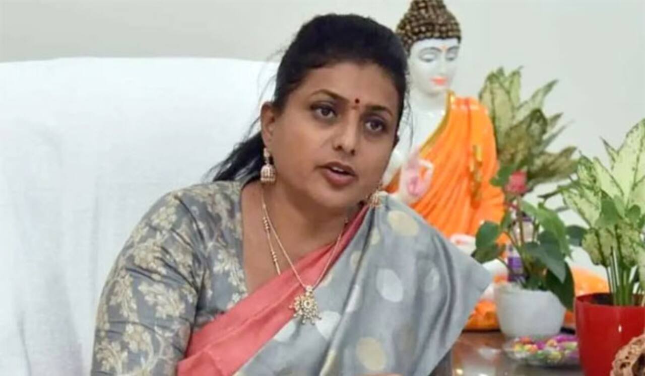 விஜய் கட்சியில் இணைகிறேனா : நடிகை ரோஜா மறுப்பு