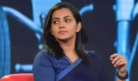 நடிகர் சங்க நிர்வாகிகள் ராஜினமா செய்தது கோழைத்தனம் : பார்வதி சீற்றம்