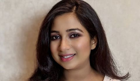 கோல்கட்டா பெண் டாக்டர் படுகொலை : இசை நிகழ்ச்சியை ரத்து செய்த ஸ்ரேயா கோஷல்