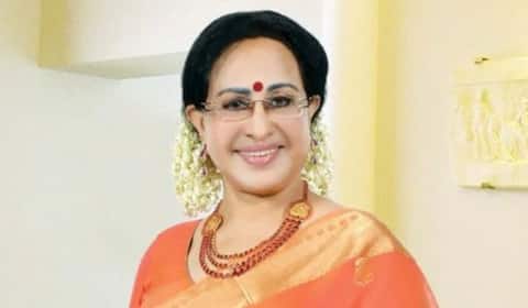 குறிப்பிட்ட சில நடிகர்களை மட்டும் டார்கெட் பண்ணுவது ஏன்? - நடிகை ஷீலா கேள்வி