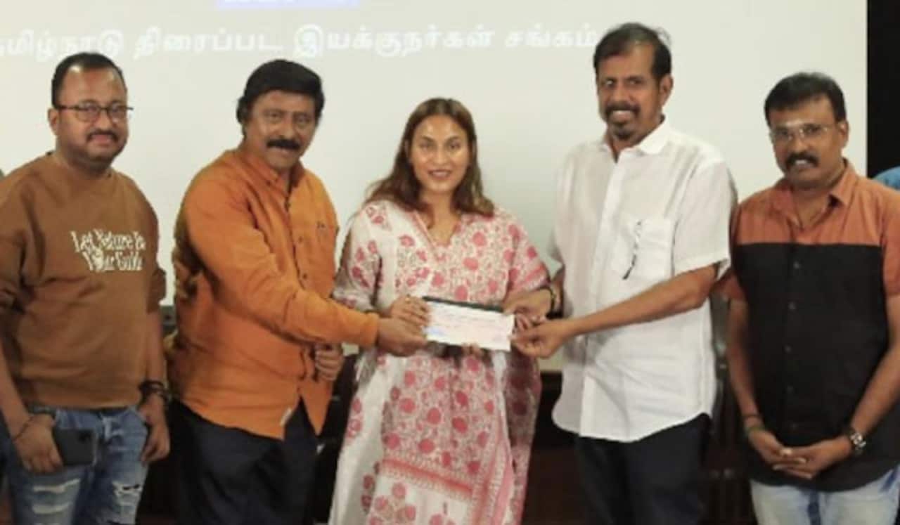 இயக்குனர்களின் குழந்தைகளுக்கு ஆண்டுக்கு 10 லட்சம் கல்வி நிதி வழங்கும் ஐஸ்வர்யா