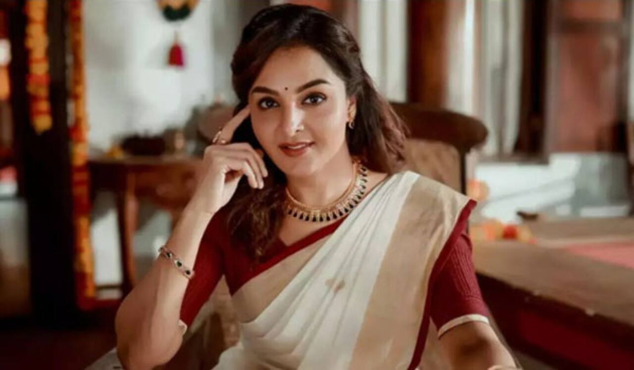 மகிழ்ச்சியை உணர வெளியில் இருந்து உதவியை எதிர்பார்க்காதீர்கள் : மஞ்சு வாரியர்