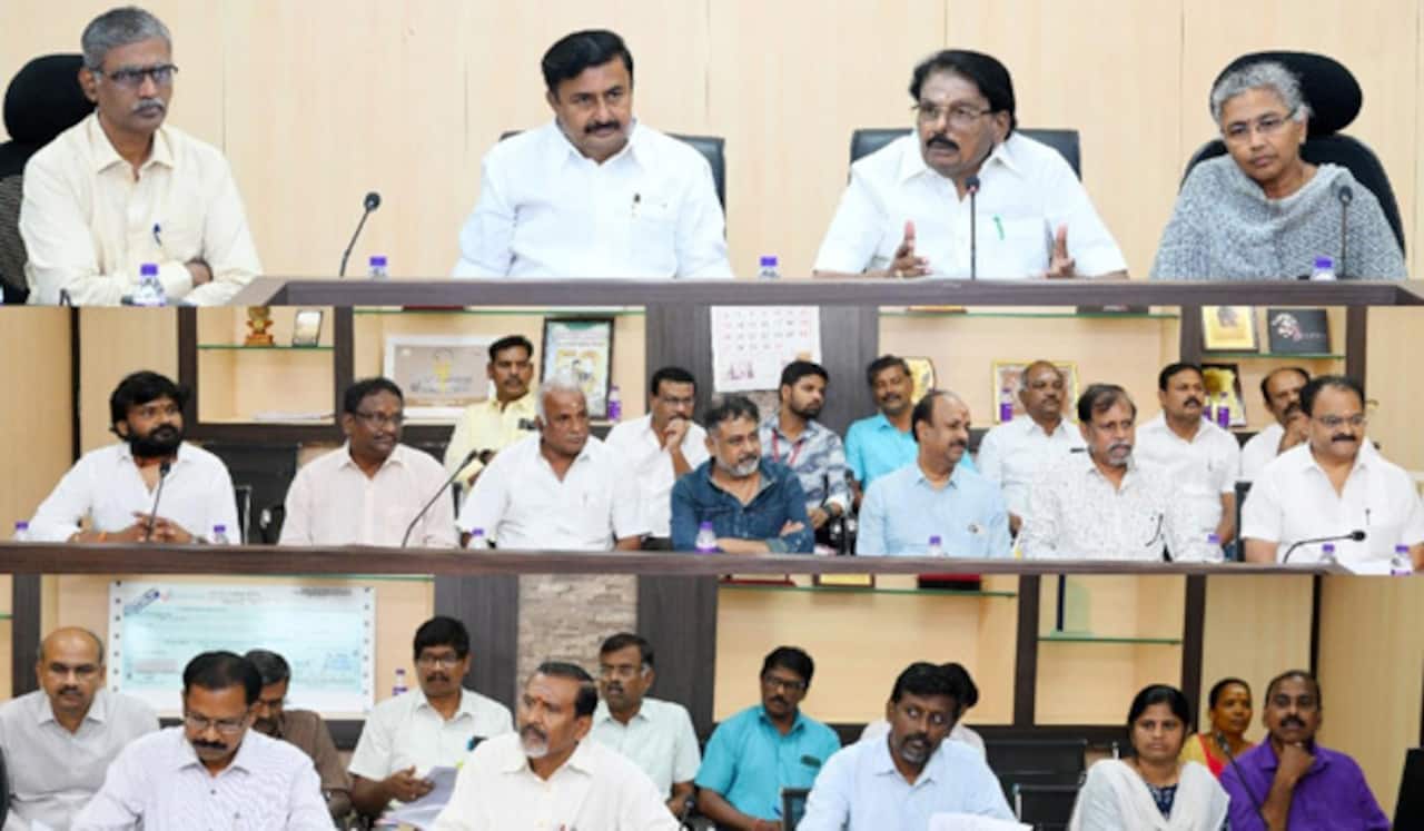 பையனூர் திரைப்பட நகரம் : அமைச்சர்களுடன் தயாரிப்பாளர்கள் ஆலோசனை