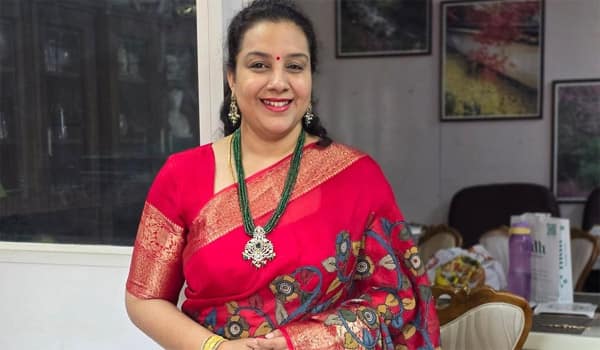 சீதாவின் தங்கையா இந்த வில்லி நடிகை