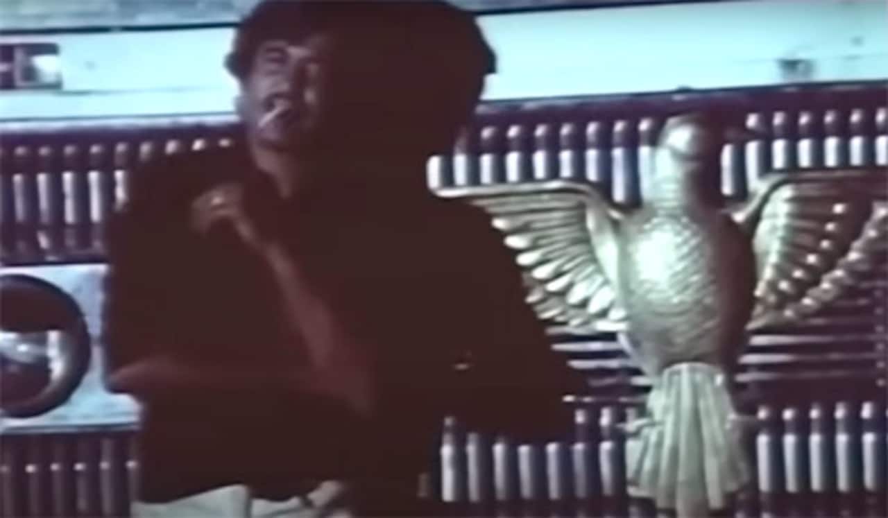 பிளாஷ்பேக்: பஸ்சை எரிக்க சொன்ன ரஜினி