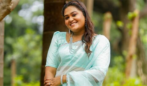ஹேப்பி பொண்ணு நான் : ஆனந்தத்தில் அகல்யா