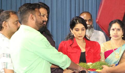 சயின்ஸ் பிக்ஷன் படத்தில் சாக்ஷி அகர்வால்