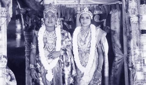 பிளாஷ்பேக் : பாகவதர் ரசிகர்களை சின்னப்பா பக்கம் திருப்பிய ஆர்யமாலா