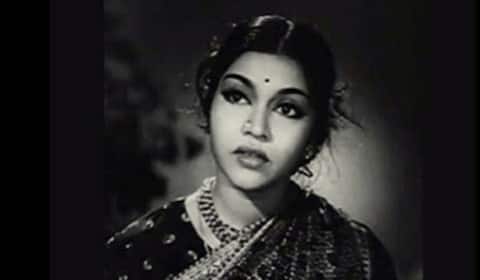 பிளாஸ்பேக்: தயாரிப்பாளர் மீது வினோத வழக்கு தொடர்ந்த நடிகை