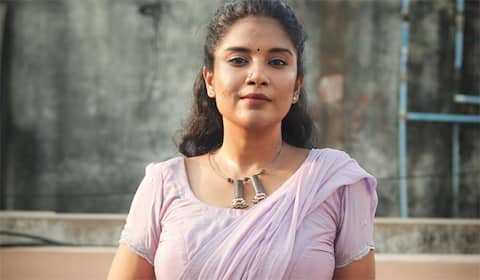 சினிமா காதலி : சந்தோஷத்தில் சபிதா